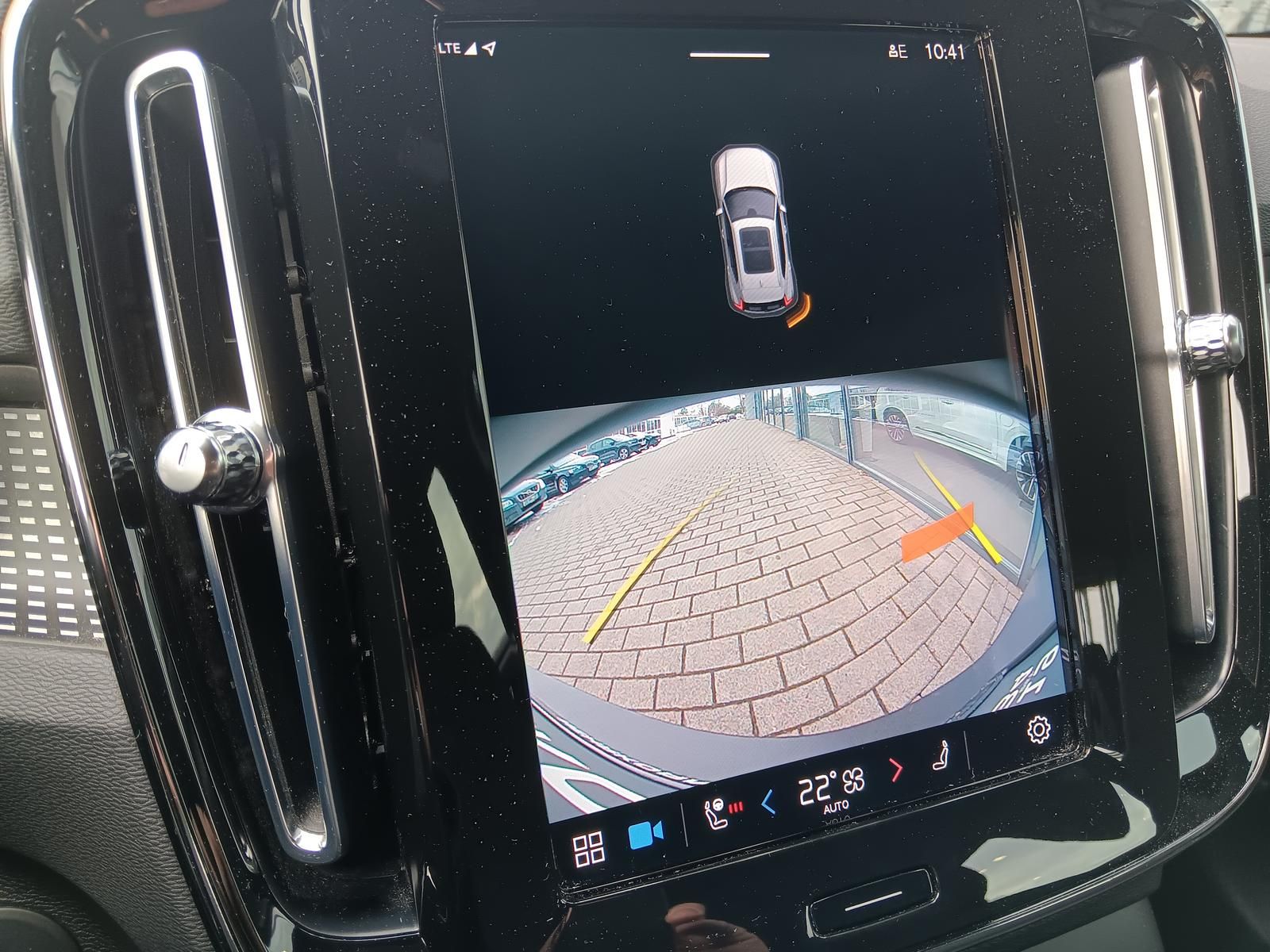 Fahrzeugabbildung Volvo XC40 Recharge Single Plus Pure 'ACC,BLIS'