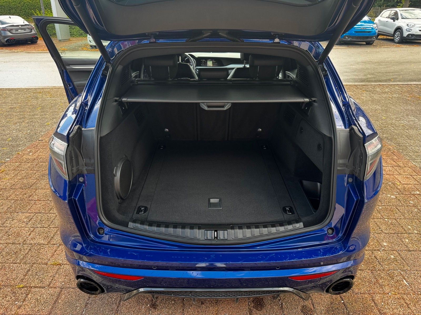 Fahrzeugabbildung Alfa Romeo Stelvio 2,0 Turbo Veloce NAVI ACC SITZHEIZUNG