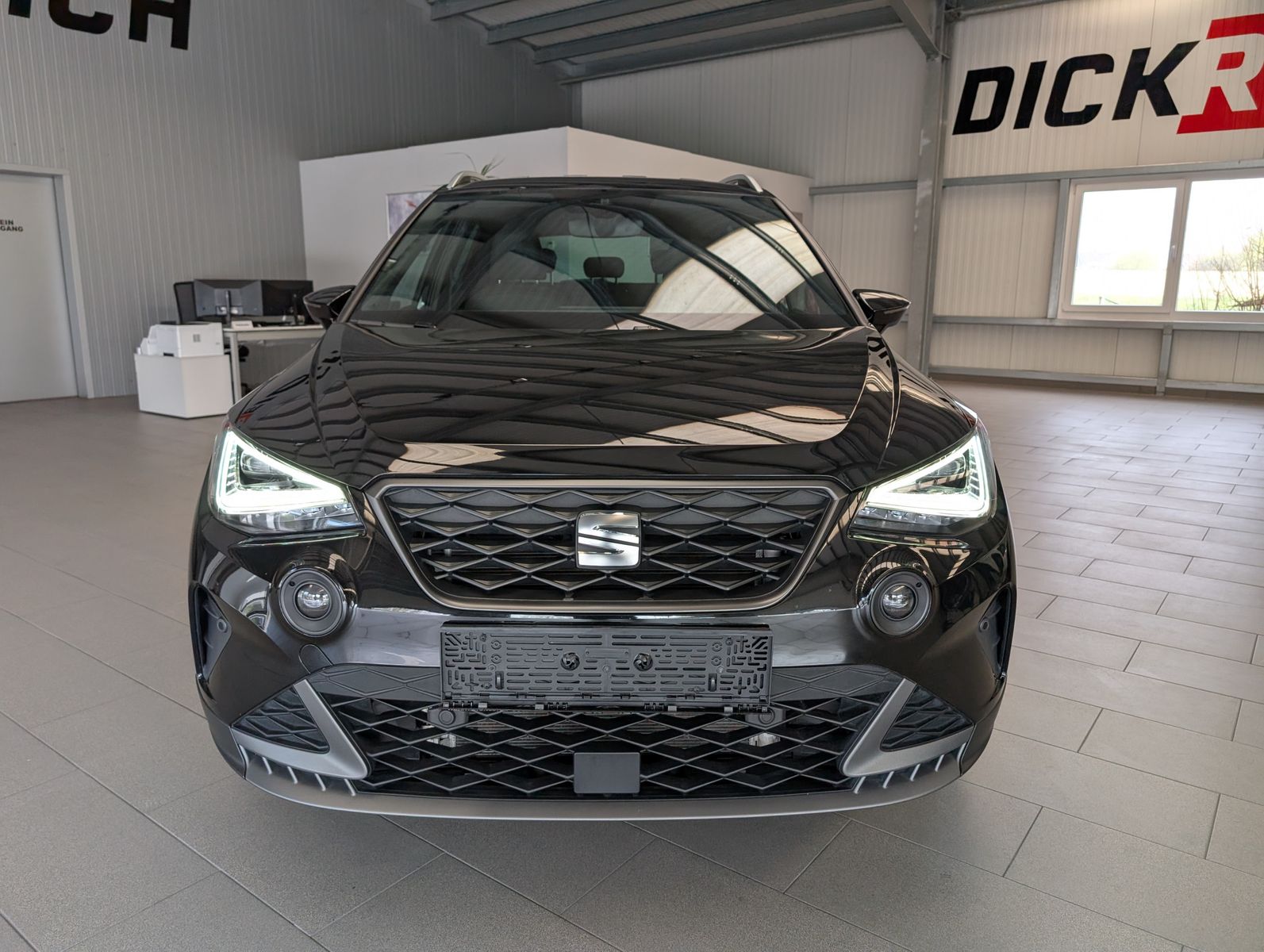 Fahrzeugabbildung SEAT Arona 1.5 TSI DSG FR LED ACC Cam Dinamica AHK 18