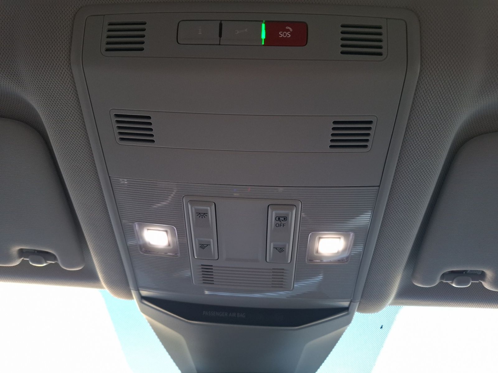 Fahrzeugabbildung Volkswagen T-Roc TSI Move DSG STH LED Navi AID RFK SH