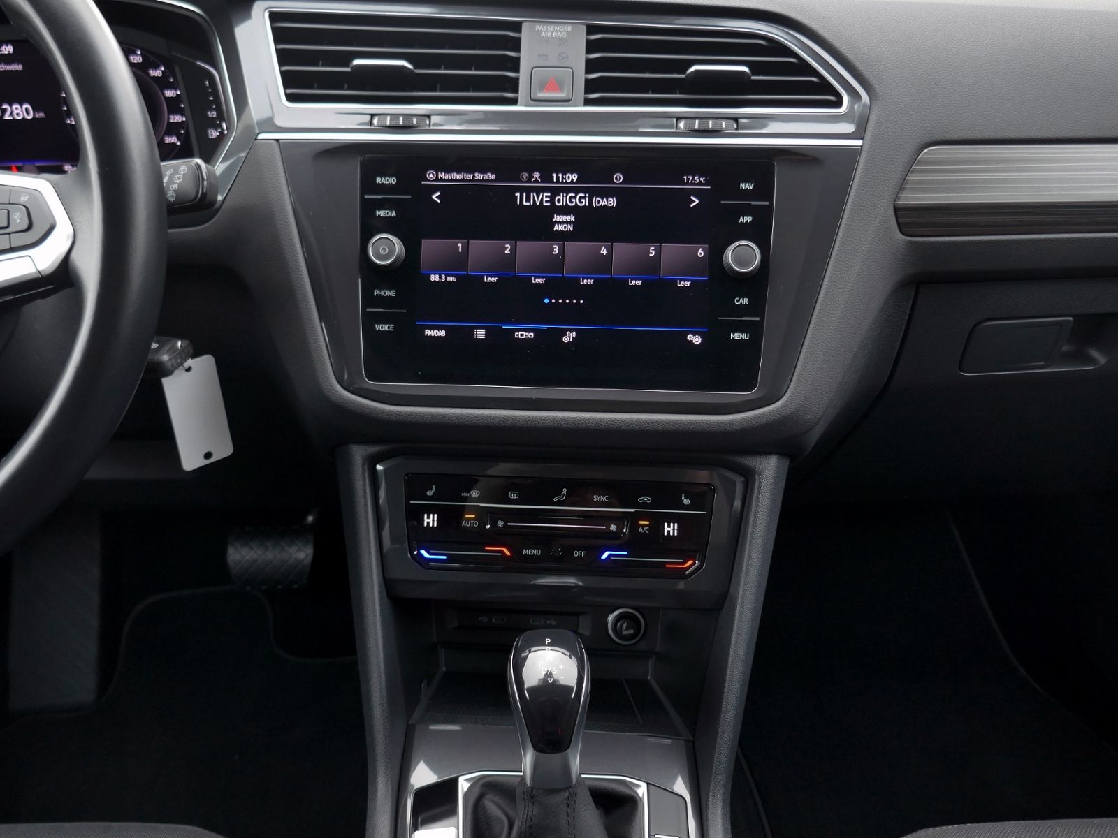 Fahrzeugabbildung Volkswagen Tiguan Allspace Life 2.0 TDI | LED AHK ACC