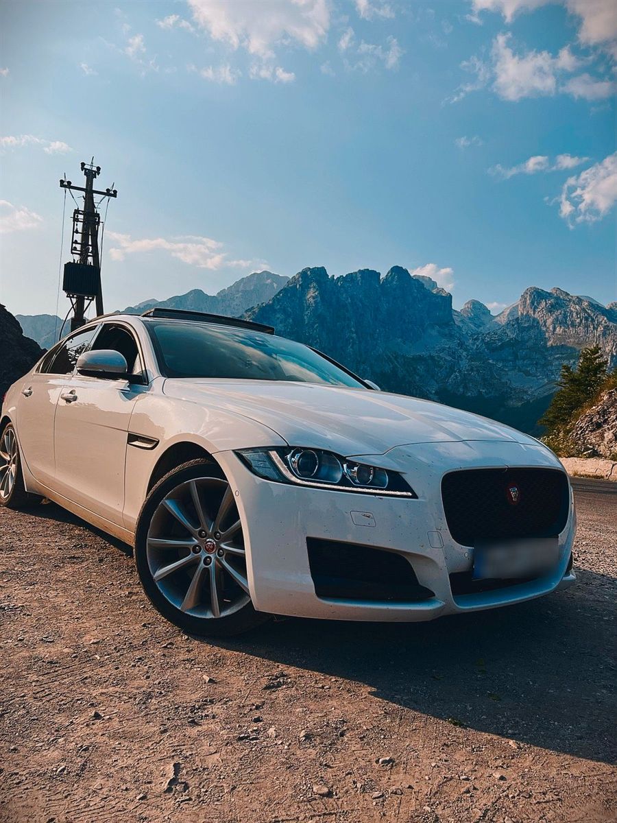 JAGUAR XF