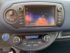 Fahrzeugabbildung Toyota Yaris 1.5 Hybrid Style Selection KAMERA FACEL.