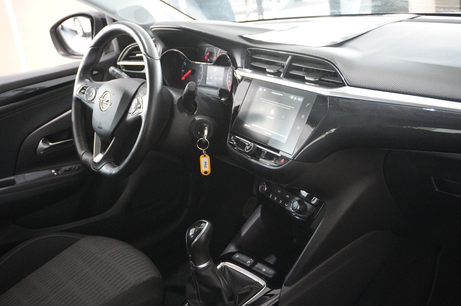 Fahrzeugabbildung Opel Corsa F 1.2 ELEGANCE NAVI/LED/TEMP./SPORT/DAB+