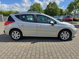 Peugeot 207 SW Sport 1.6 2.Hand*Automatik*Panorama*AHK - Peugeot 207 mit Anhängerkupplung