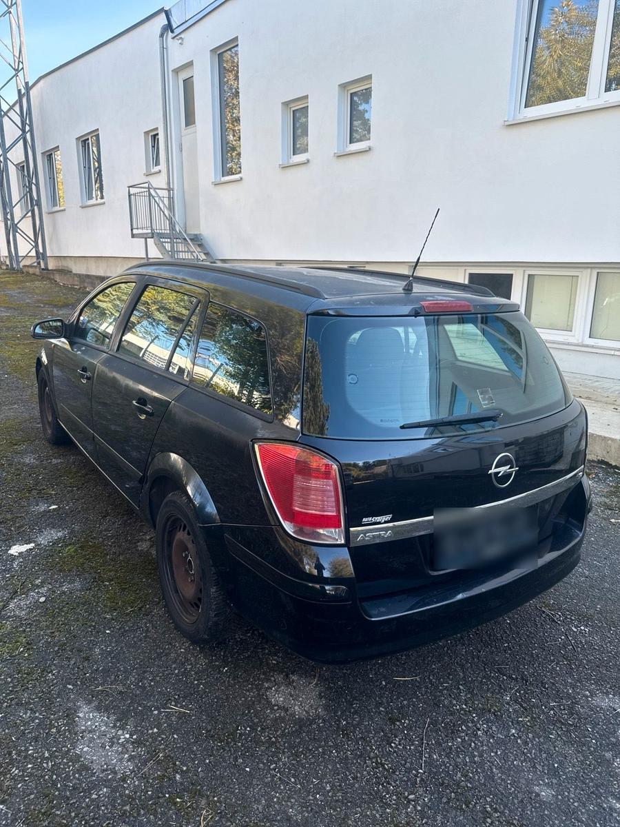 Opel Astra 2005 — engine 125 HP (92kW)