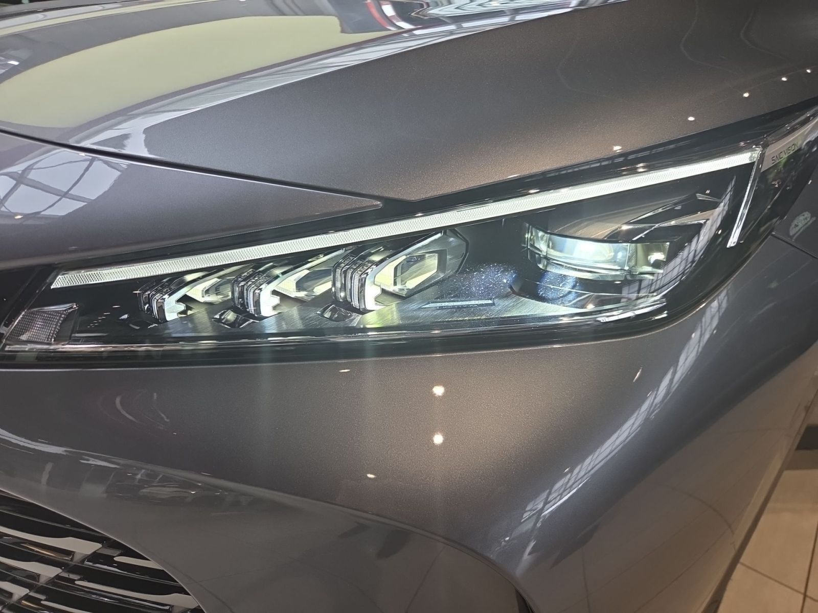 Fahrzeugabbildung MG HS 1.5 Hybrid+ 165 kW Luxury *NAVI*KAMERA*SITZHZ