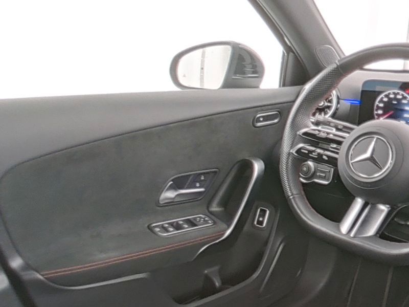 Fahrzeugabbildung Mercedes-Benz A 250 e AMG Totwi. LED 360° SHZ KeyLess Ambie.