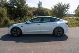 Tesla Model 3 Standard RWD | EZ 01/2023 | in weiß - gebrauchte Tesla Model 3 aus dem Jahr 2023