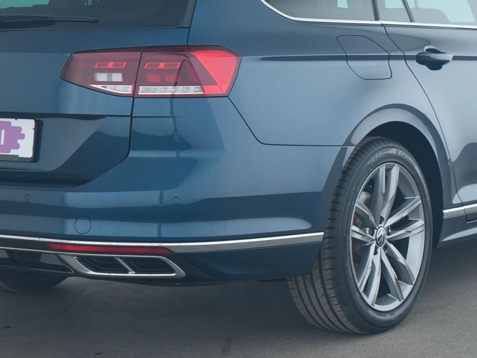 Volkswagen Passat R Line AHK|Navi|ACC|Kamera|Panorama|PDC foto 14