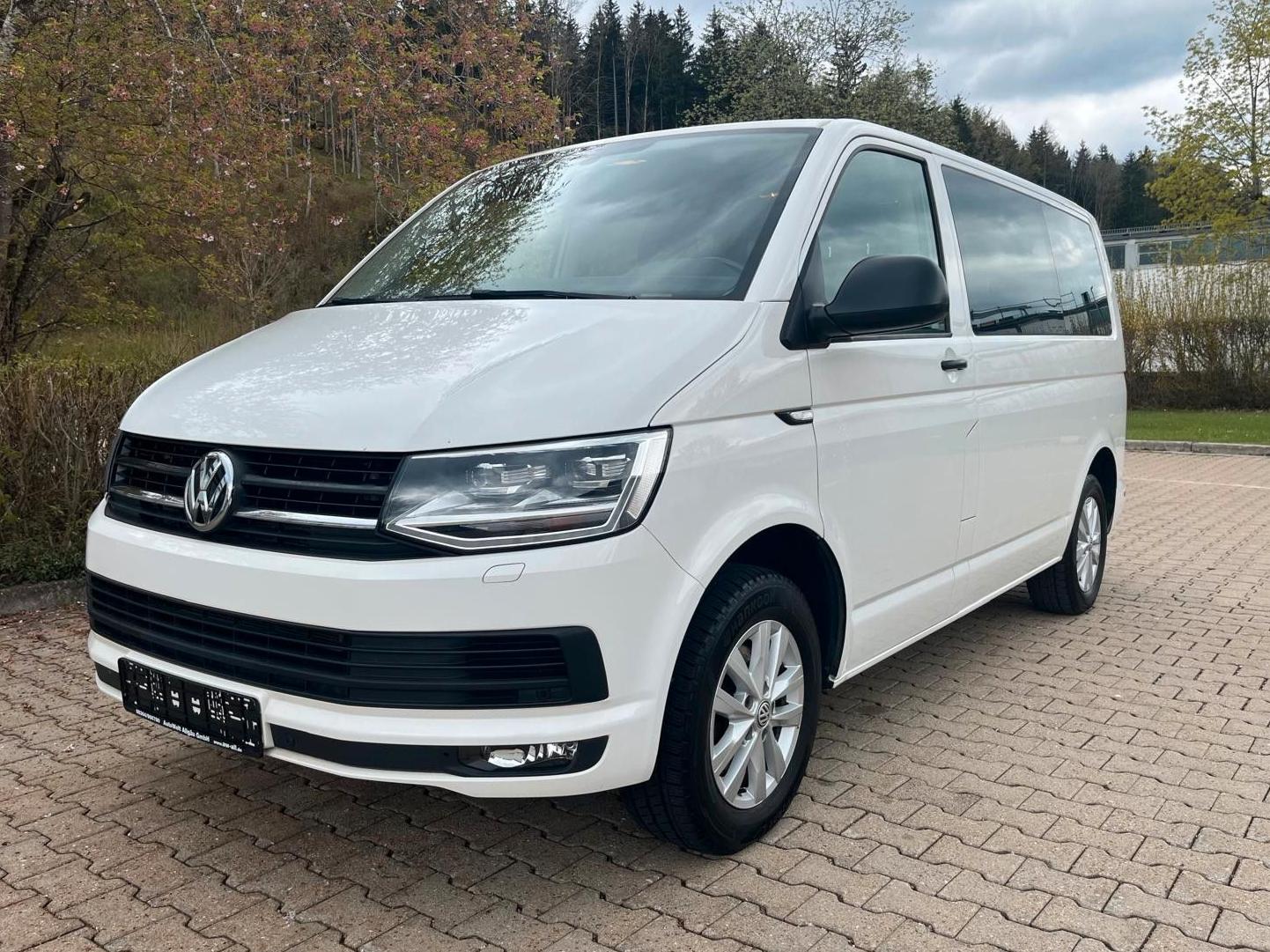 Volkswagen T6 Multivan 2.0 TDI Trendline / NAVI / LED / AHK