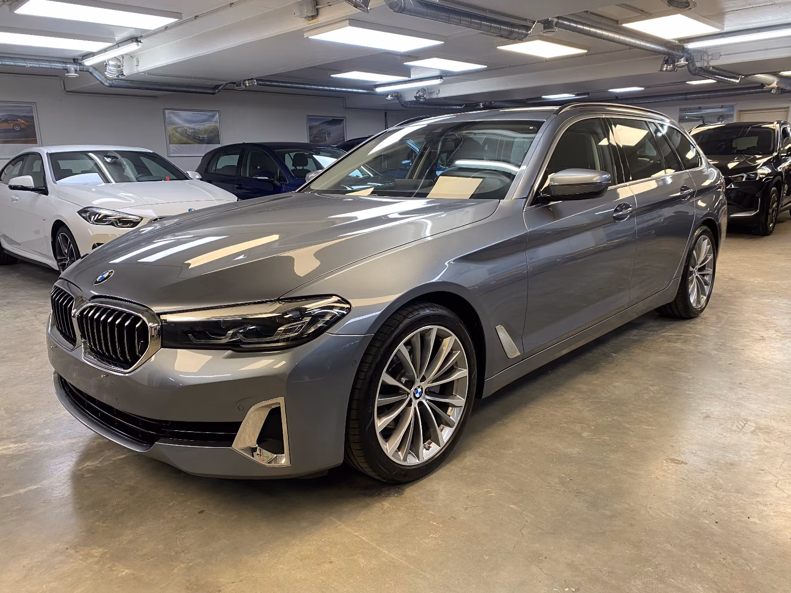 BMW 520 i Touring Luxury Line - Pano -Top Zustand !