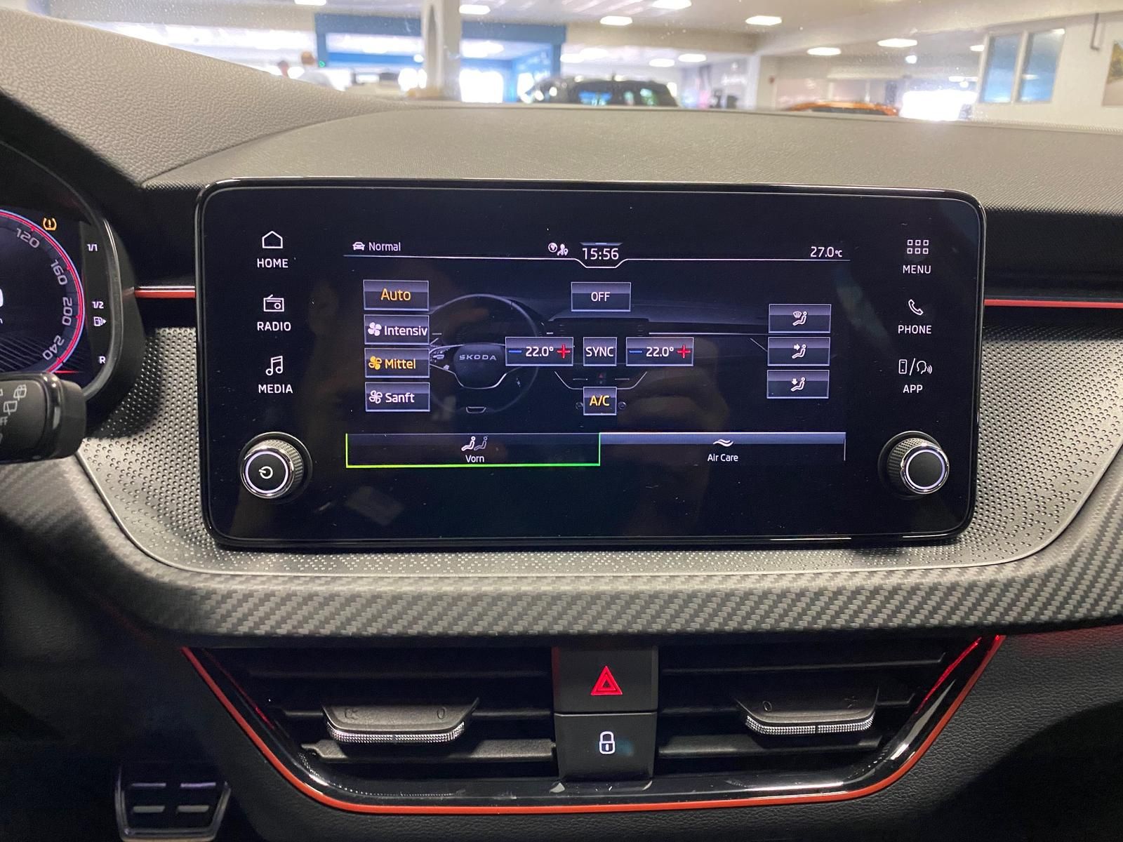 Fahrzeugabbildung SKODA Kamiq 1.5 TSI DSG Monte Carlo+MATRIX+PANO+5J GAR