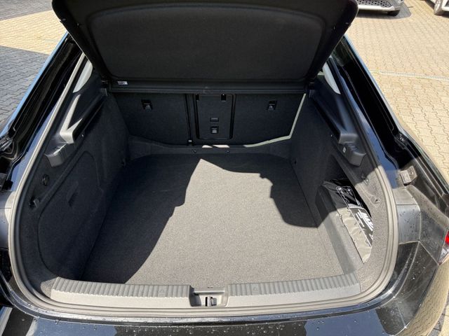 Superb 2.0 TDI Selection 4x4 +AHK+NAVI+CARPLAY+