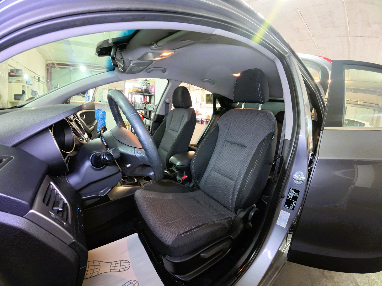 HYUNDAI i30 1.Hand Xenon, Kamera, PDC, Navi, Touch