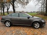 Volkswagen VW Passat 160 PS Limousine / Schiebedach /... - VW Passat Gebrauchtwagen in Hannover