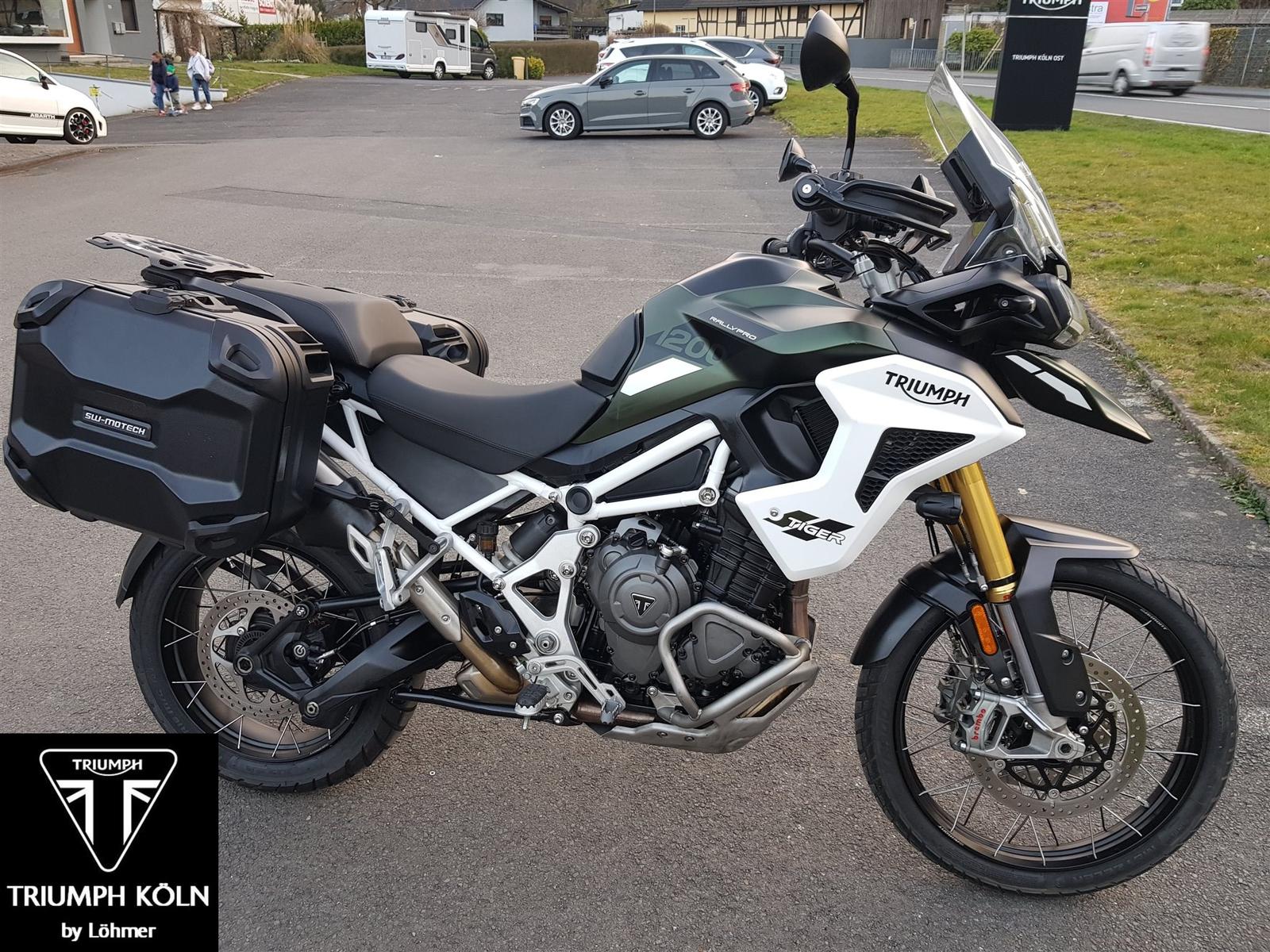 Triumph Tiger 1200 Rally PRO mit Koffersatz