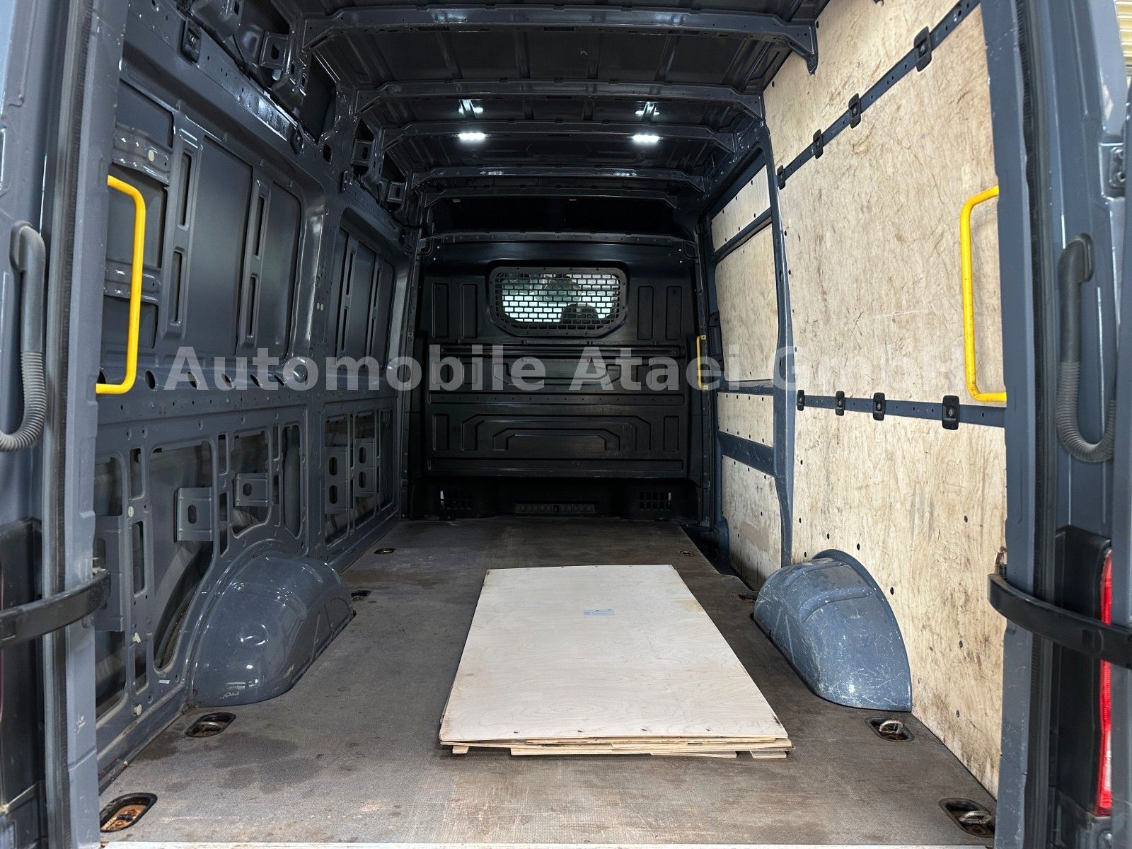 Fahrzeugabbildung Volkswagen Crafter 35 DSG *4Motion* AHK+KAMERA+NAVI (2388)