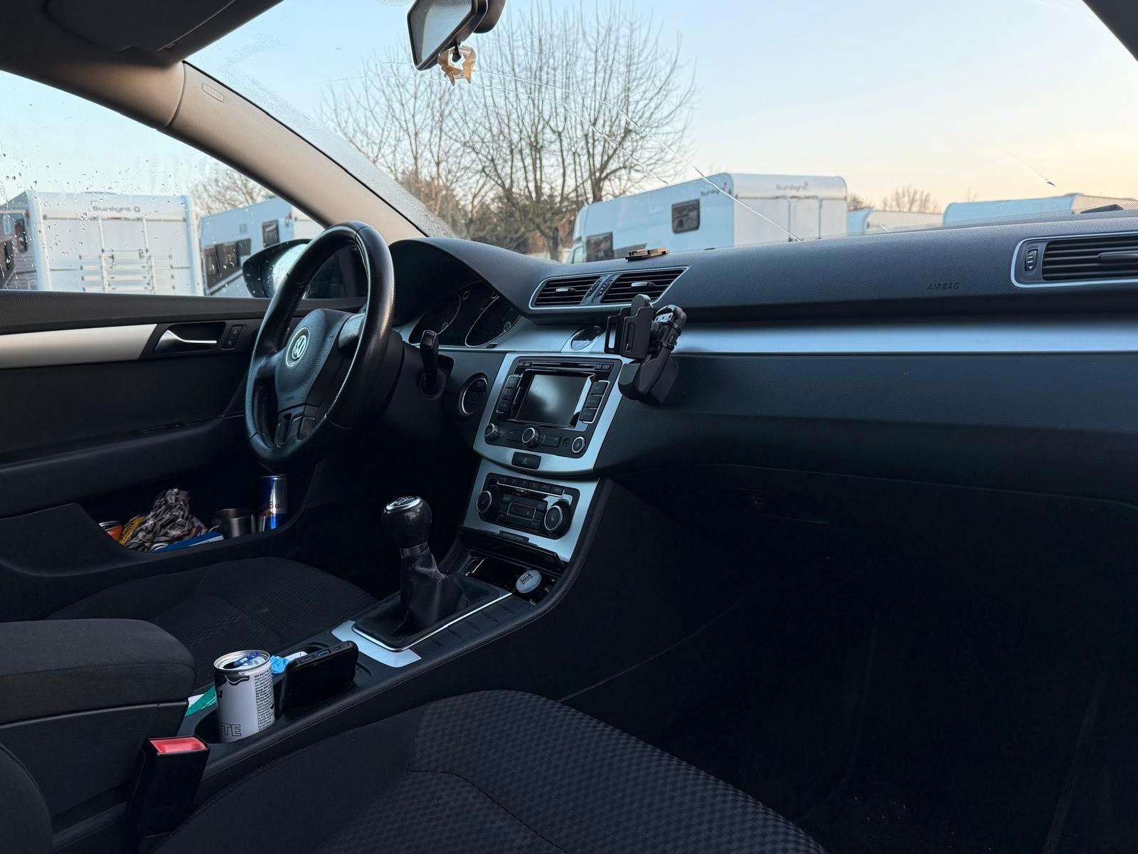 Volkswagen Passat 2011 — photo 11