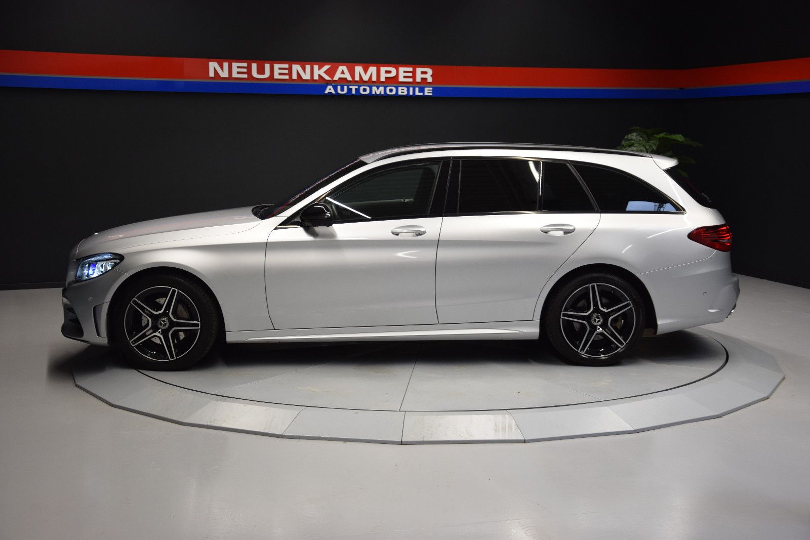 Fahrzeugabbildung Mercedes-Benz C 200 C T-Modell C 200 4Matic Vollleder ACC 360°