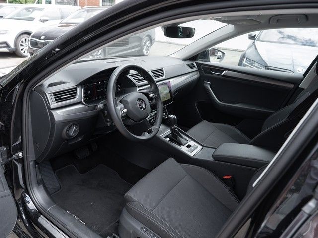 Superb Combi 2.0 TDI Style DSG 360°+AHK+MATRIX