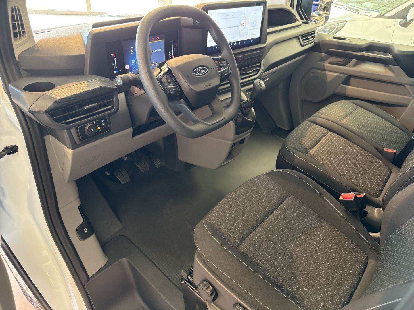 Fahrzeugabbildung Ford Transit Custom Kasten 300 L2 Trend FWD 2.0 EcoBl