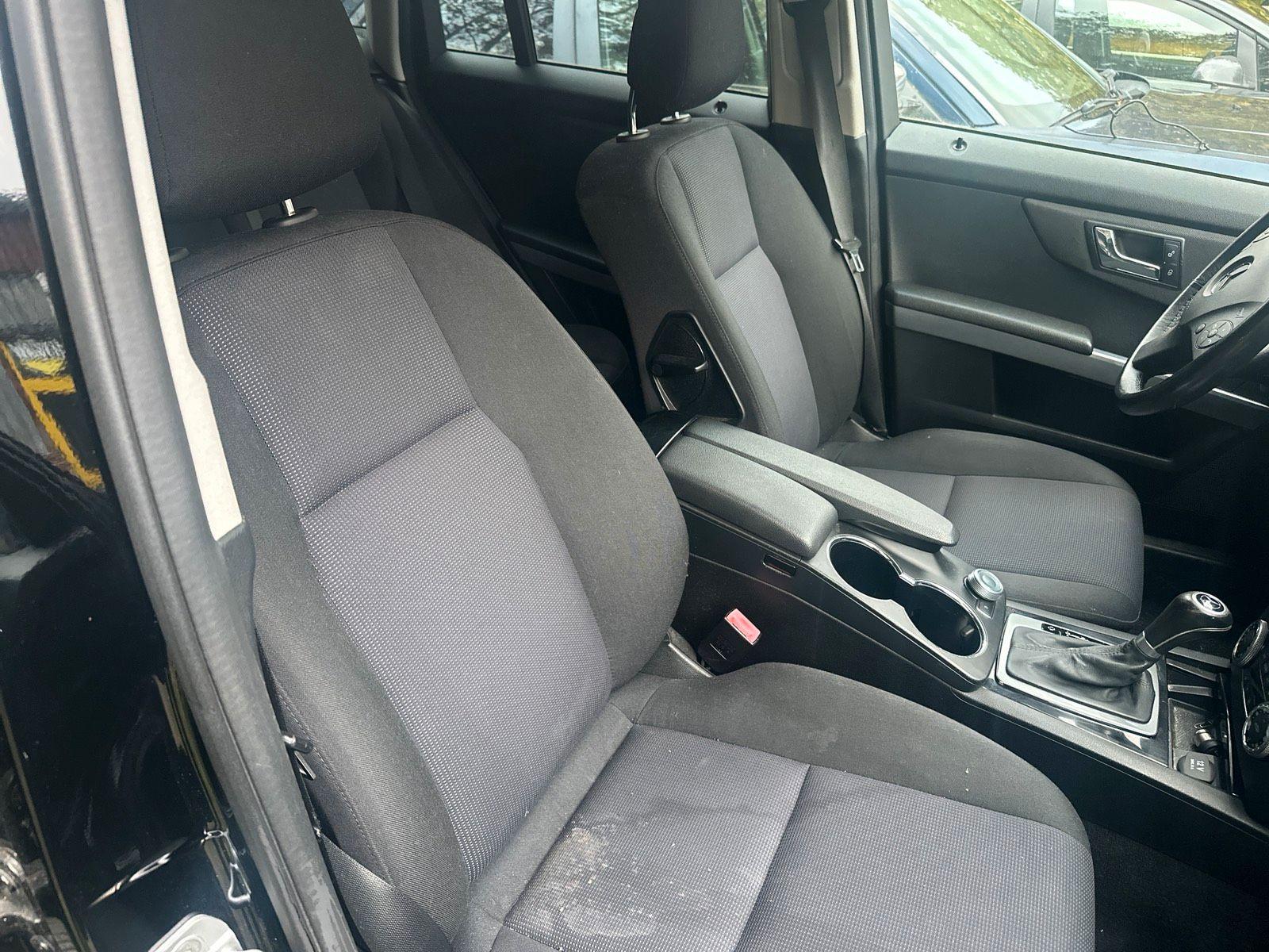 Mercedes-Benz GLK350 2009 — photo 11