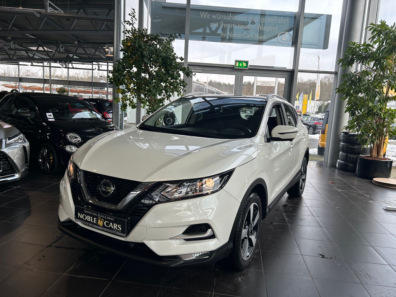 Fahrzeugabbildung Nissan Qashqai Zama PANO AHK 360° NAV SHZ 18"