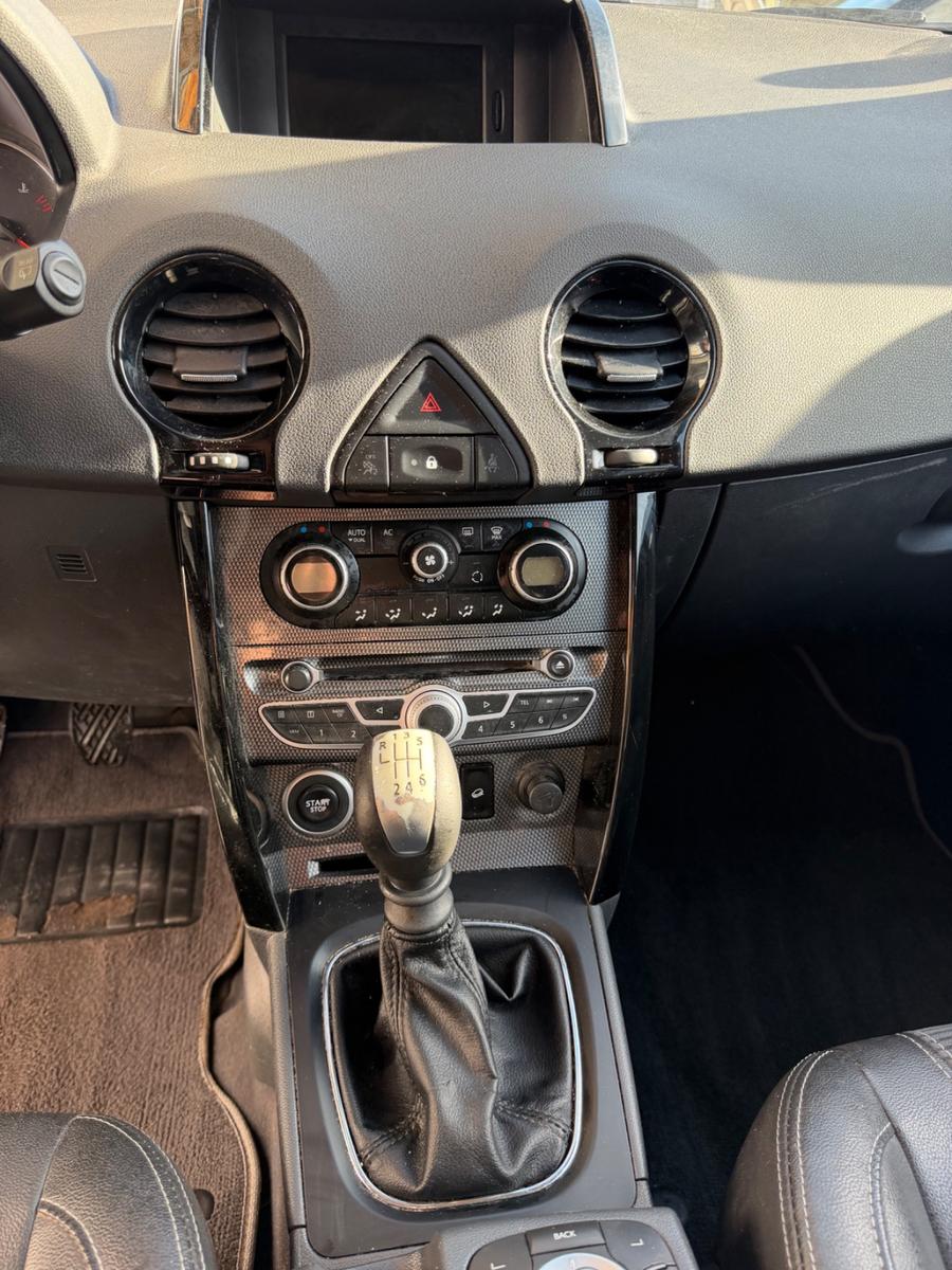 Renault Koleos 2012 — photo 8