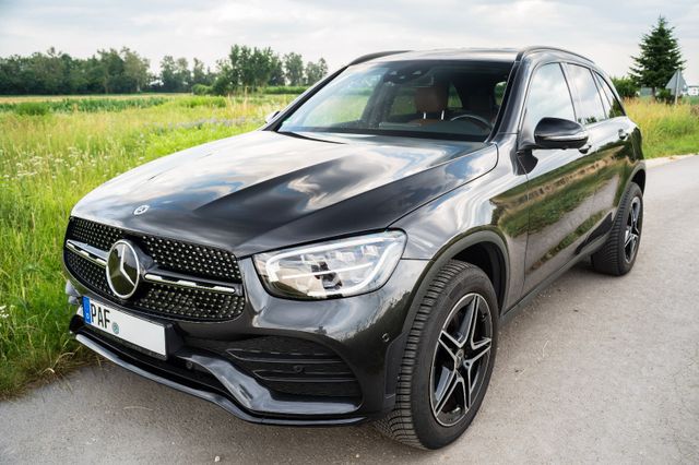 MERCEDES-BENZ GLC 300 de 4MATIC Autom. - AMG/Leder/Burmester  