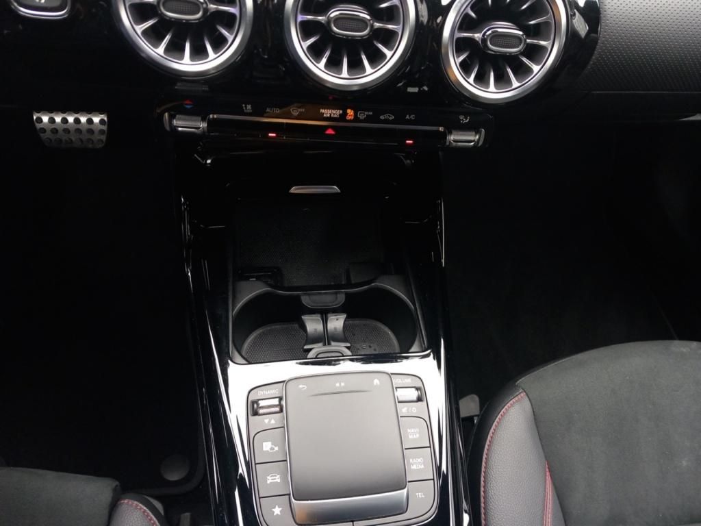 Fahrzeugabbildung Mercedes-Benz AMG CLA 45 4MATIC+ Shooting Brake Navi*Pano*SD