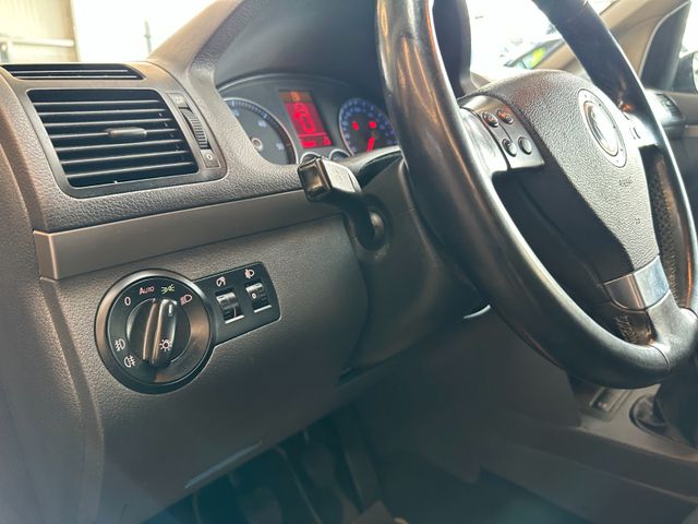 MYAUTOCENTER – Gebraucht- und Jahreswagen mit Werkstattservice in Pfaffenhofen Volkswagen Touran United *Navi*Sitzh*TÜV 0527*
