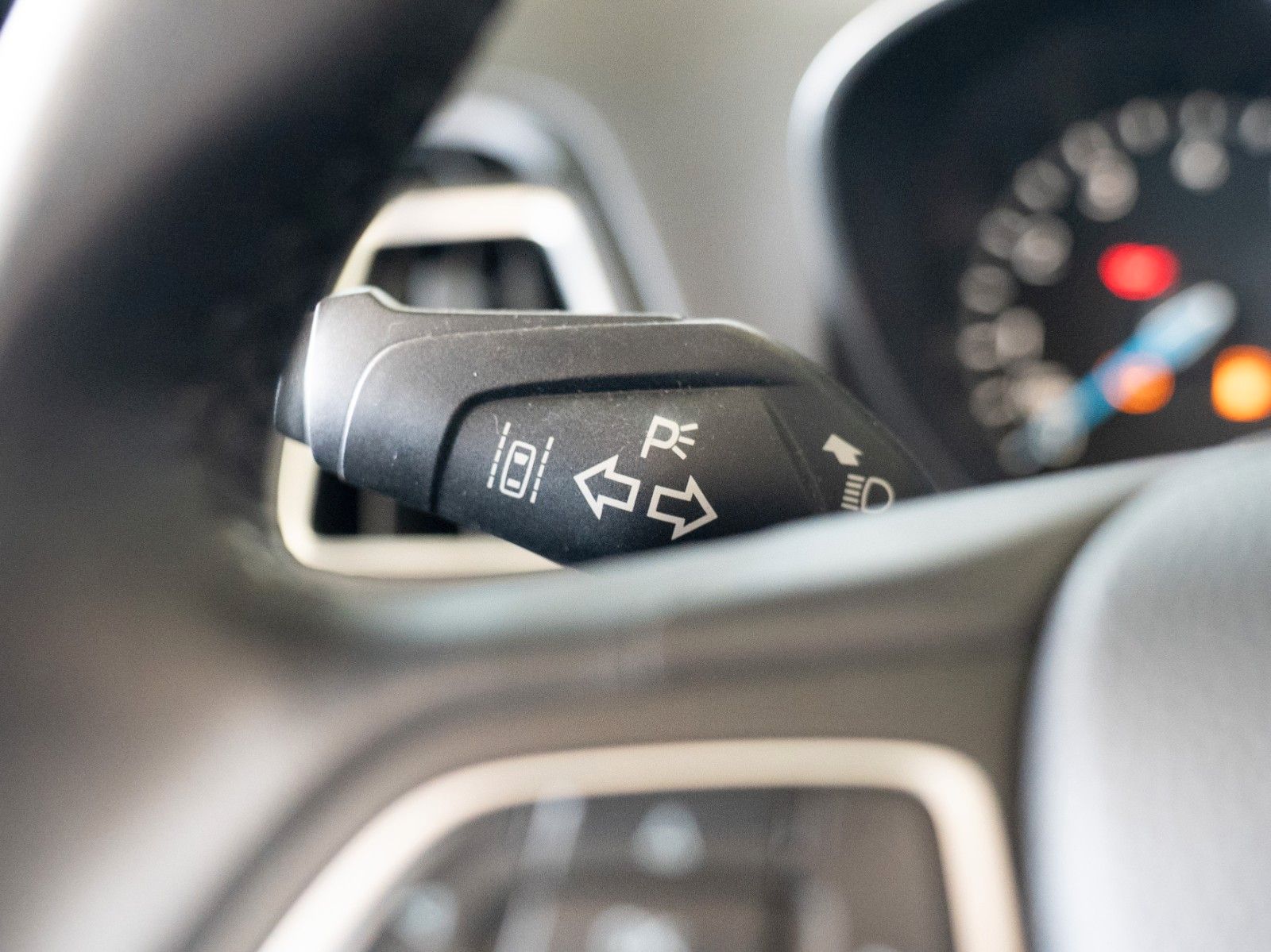 Fahrzeugabbildung Ford Grand C-Max Grand Titanium NAVI/PDC V+H/KLIMA