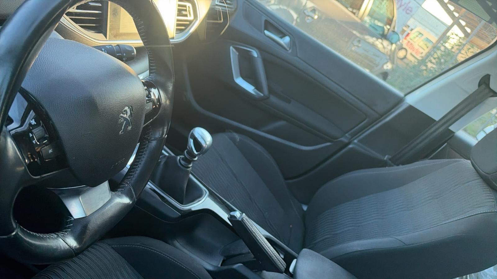 Peugeot 308 2014 — photo 6