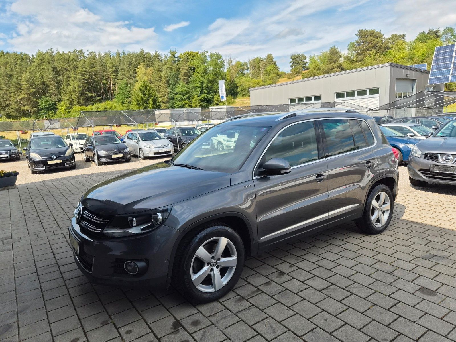 VW Tiguan Lounge Sport &amp; Style BMT