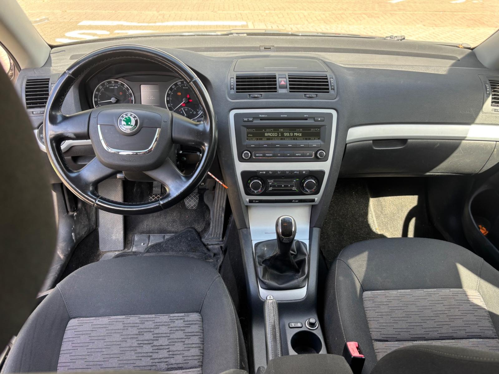 Skoda Octavia 2011 — photo 12