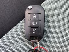 CITROEN Berlingo M Shine*SHZ*Kamera*Pano*