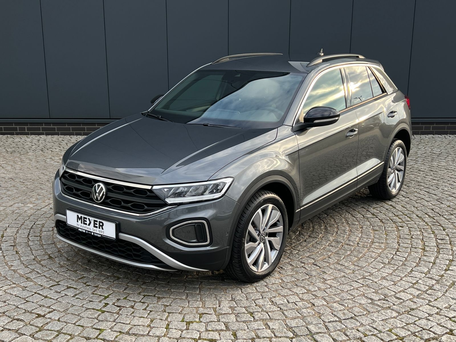 Fahrzeugabbildung Volkswagen T-Roc GOAL 1.0 TSI *Plus-Paket, LED, ACC, Navi,