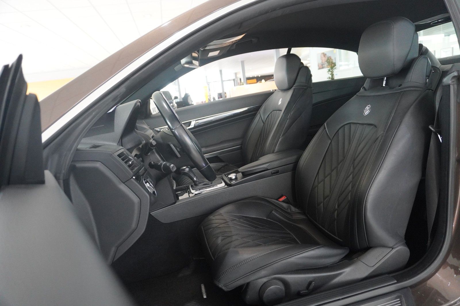 Fahrzeugabbildung Mercedes-Benz E 200 COUPE AVAMTGRADE NAVI/SHZ/SPORT/PDC/TEMP.