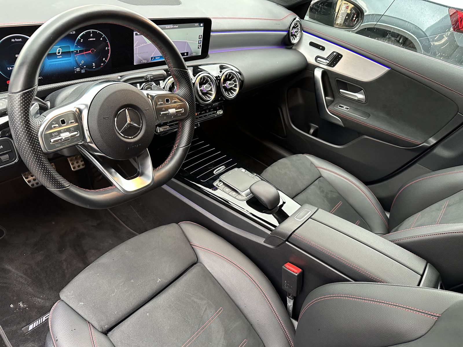 Fahrzeugabbildung Mercedes-Benz CLA 220 Shooting Brake d AMG-Line NAV+LED+PANORA