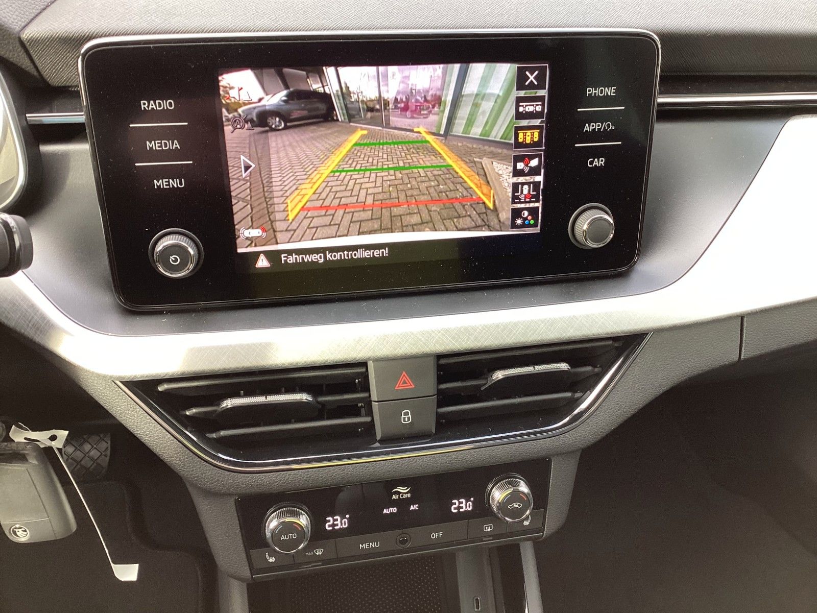 Fahrzeugabbildung SKODA Scala Tour 1.5 TSI 110 KW 6-Gang