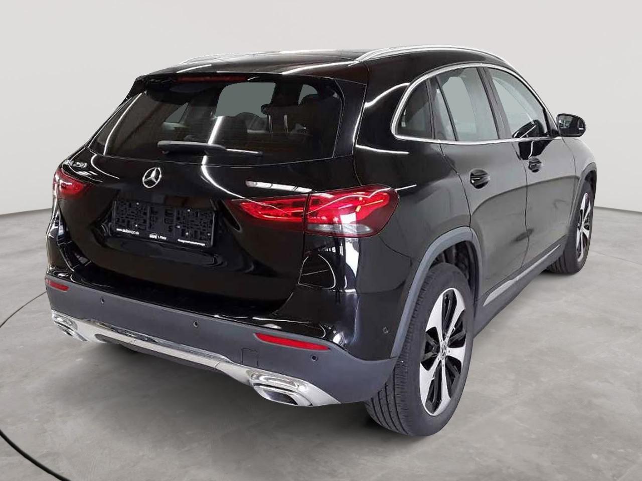 Mercedes-Benz GLA 250-Progressive BusiP PANO KAM StHz