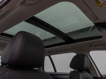 Fahrzeugabbildung BMW 530e xD Pano Kamera DAB HiFi Adapt. Fahrwerk 19"