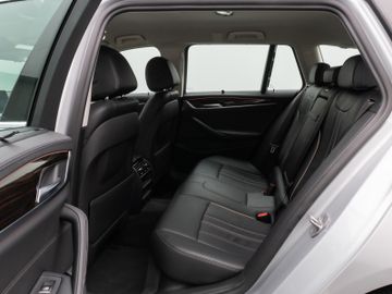 Fahrzeugabbildung BMW 530i LuxuryLine Kamera HUD Komfort SoftCl Alarm