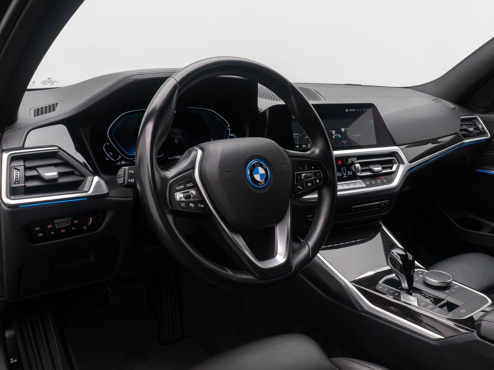 Fahrzeugabbildung BMW 330e Luxury Line Laser DAB 360°HUD Leder Komfort