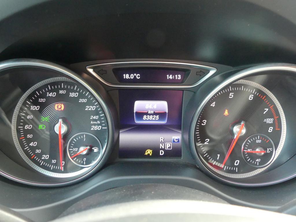 Mercedes-Benz GLA 220