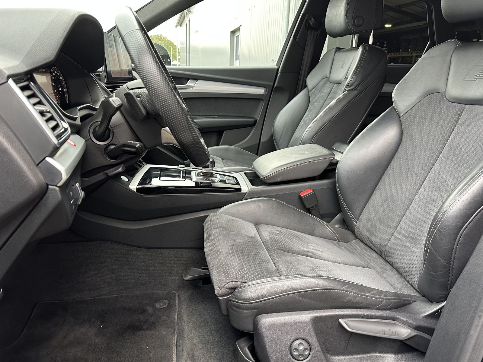 Fahrzeugabbildung Audi Q5 40 TDI Qu S-Line NAV+LED+AHK+VCOCK+KAM+19ZOLL