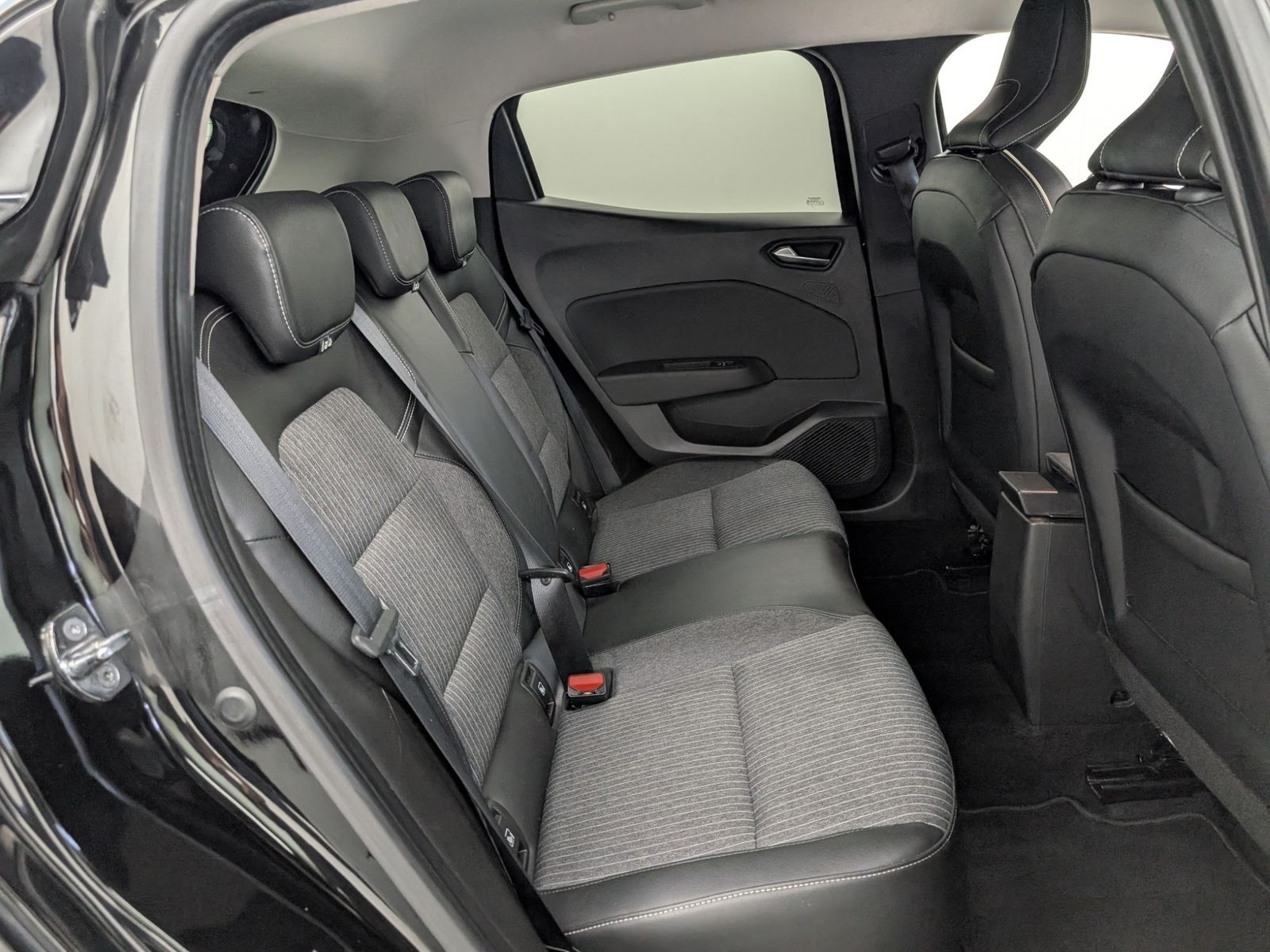 RENAULT Clio TCe 100 Intens Navi SHZ Kamera – Bild 10
