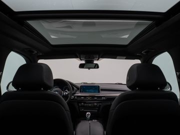 Fahrzeugabbildung BMW X5 xDr 30d M Sport Pano HUD H/K AHK  Comfort 20'