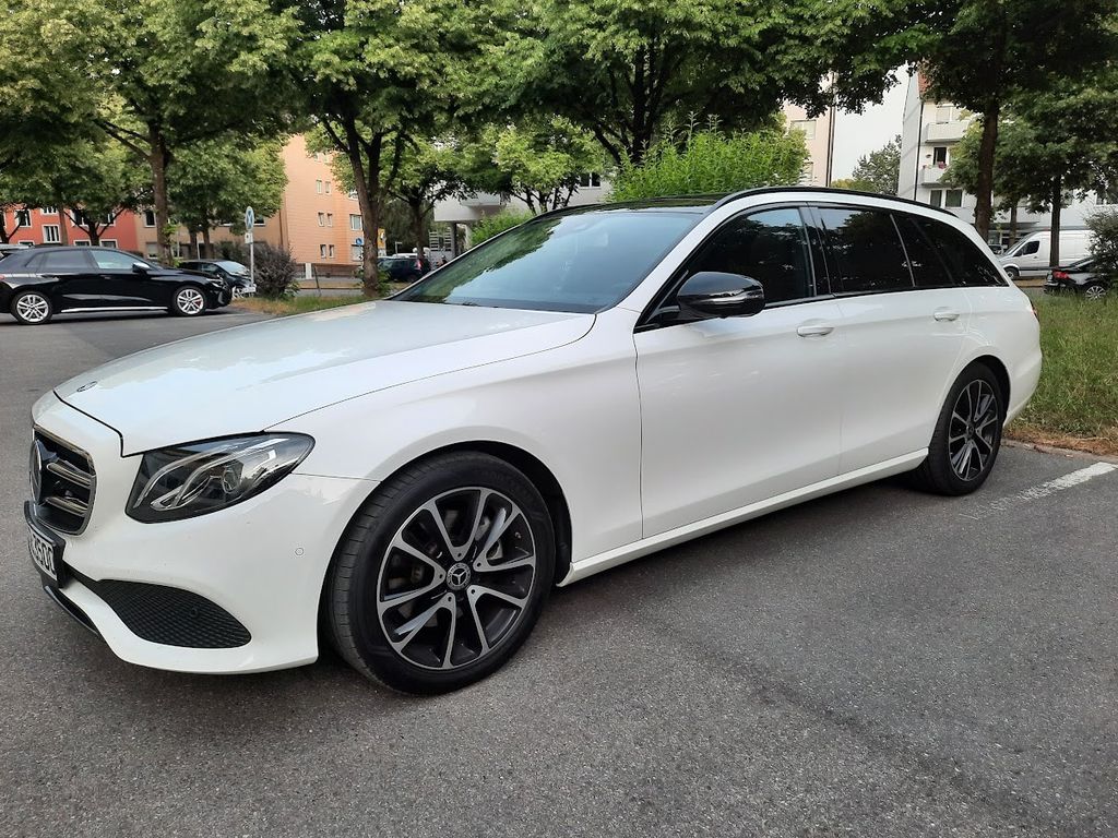 Image of Mercedes-Benz E 220